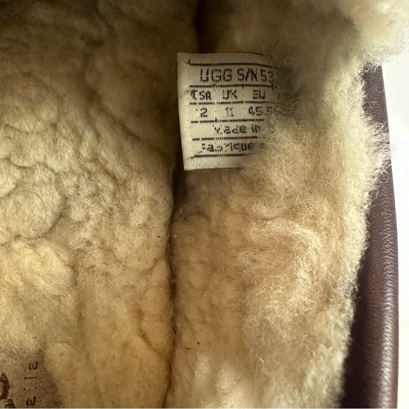 Early 2000s UGG Men’s Leather Slippers | Shearling · Comfortcore Cozy House Shoe - Picture 10 of 11